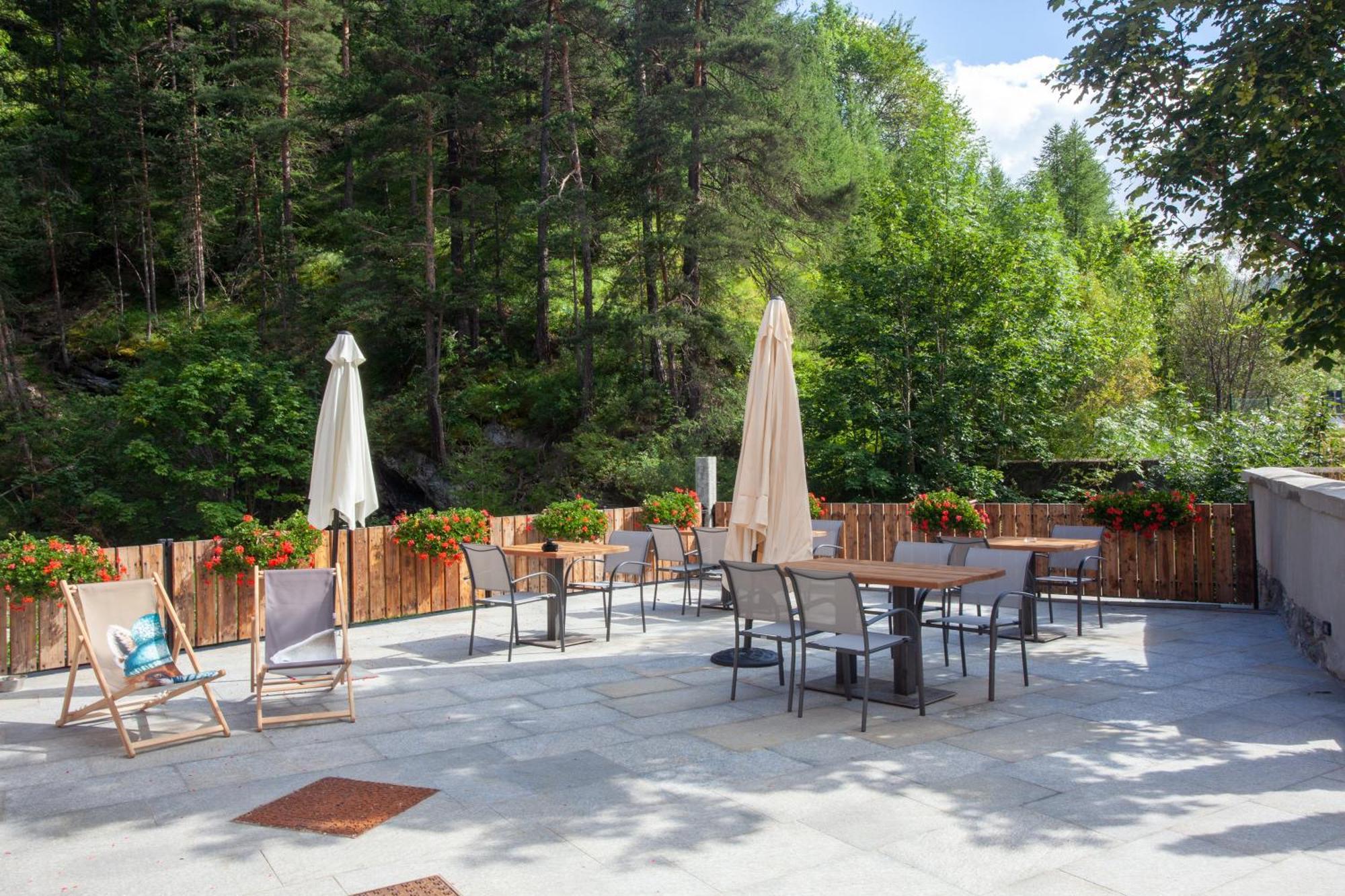 Grande Cote Room And Breakfast Cesana Torinese Exteriör bild