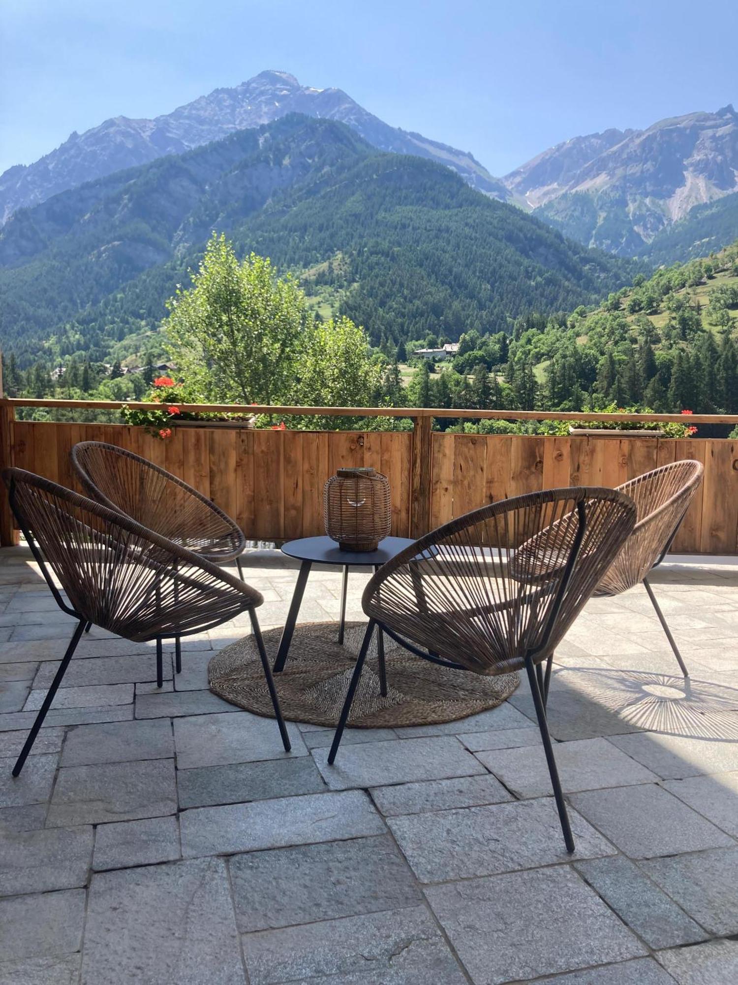 Grande Cote Room And Breakfast Cesana Torinese Exteriör bild